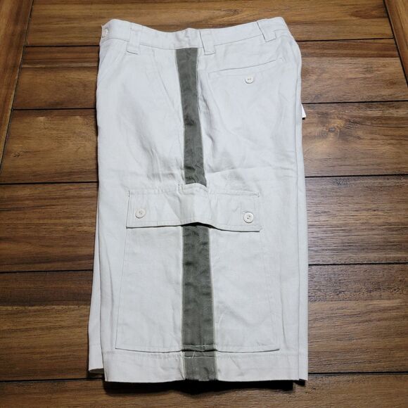 Bugle Boy Authentics Boys Khakis Cargo Shorts - Size Large (16-18) NWT - Picture 3 of 9